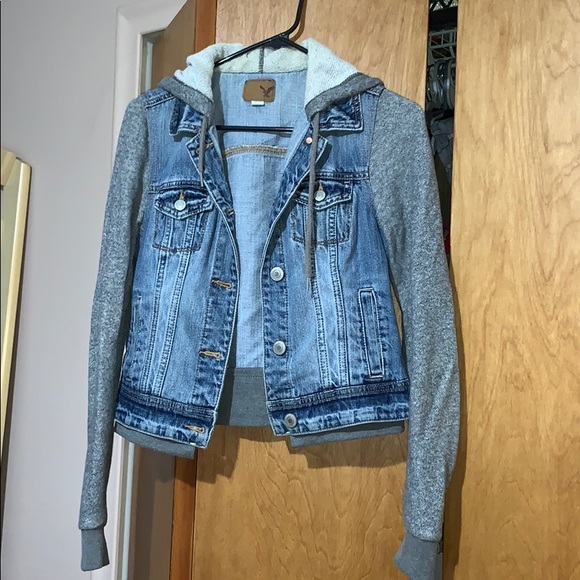 American Eagle Outfitters Jackets & Blazers - American Eagle Denim Jacket w/ Sweater Sleeves